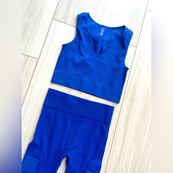 NWOT Blue Cargo Legging Workout Set - Size Small - Picture 2 of 9